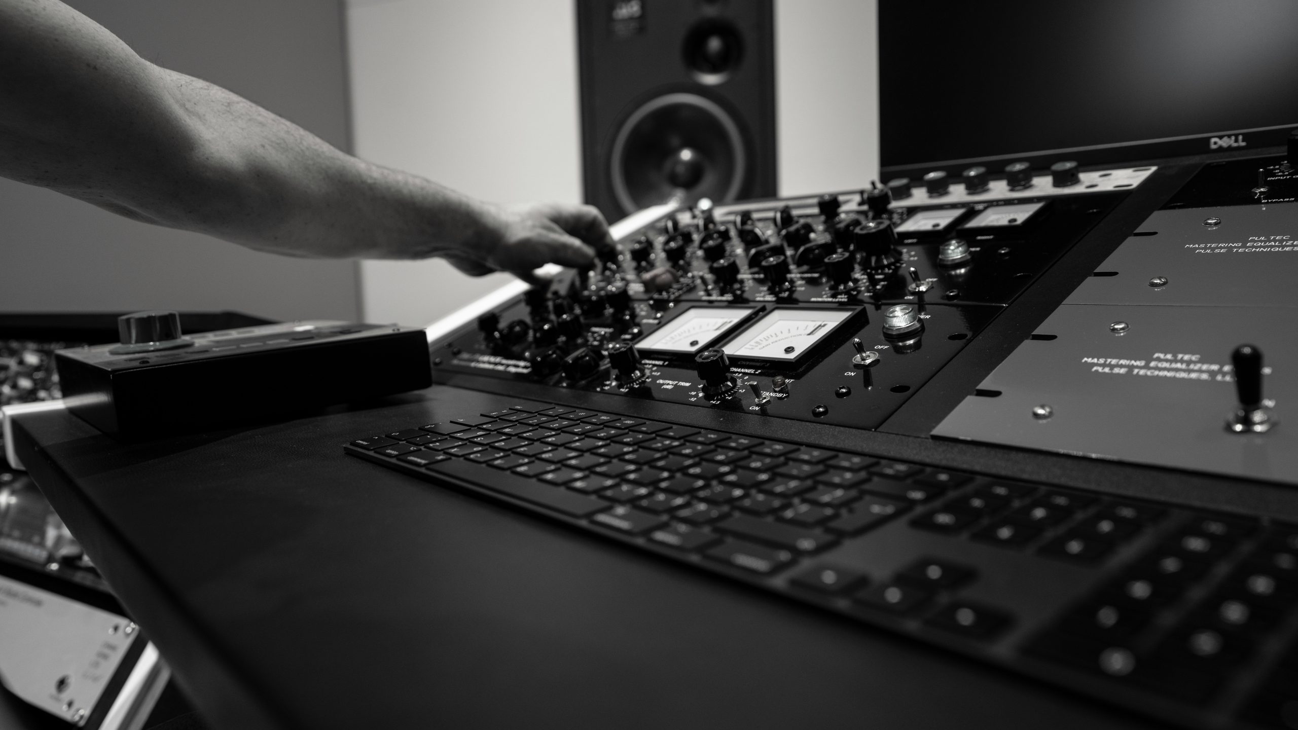 adi goldstein jv ioxz rw unsplash